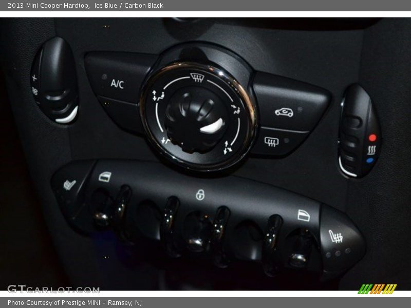 Ice Blue / Carbon Black 2013 Mini Cooper Hardtop