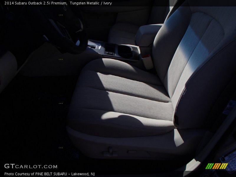 Tungsten Metallic / Ivory 2014 Subaru Outback 2.5i Premium