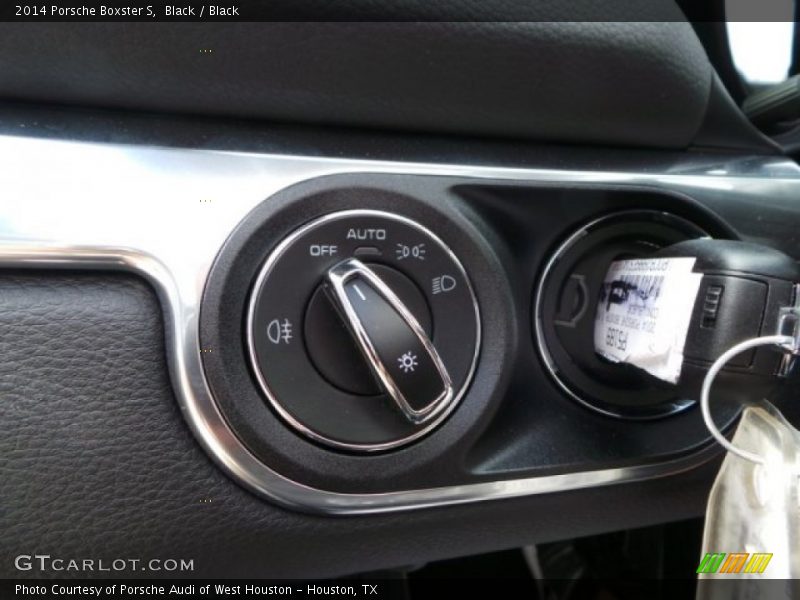 Controls of 2014 Boxster S