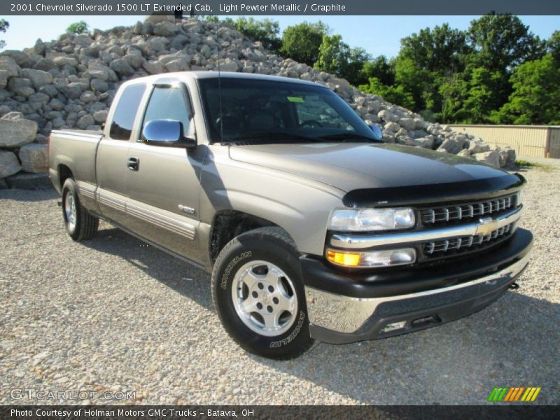 Front 3/4 View of 2001 Silverado 1500 LT Extended Cab