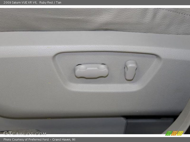 Ruby Red / Tan 2009 Saturn VUE XR V6