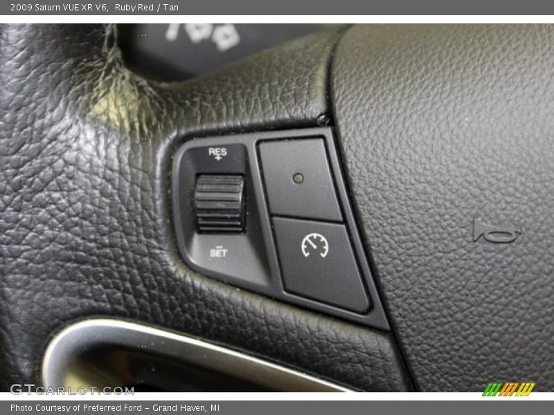 Ruby Red / Tan 2009 Saturn VUE XR V6