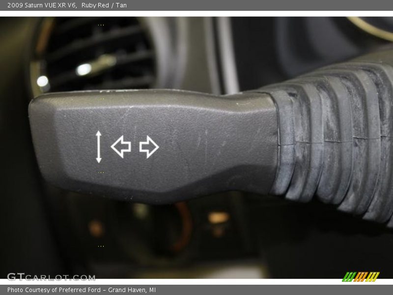 Ruby Red / Tan 2009 Saturn VUE XR V6
