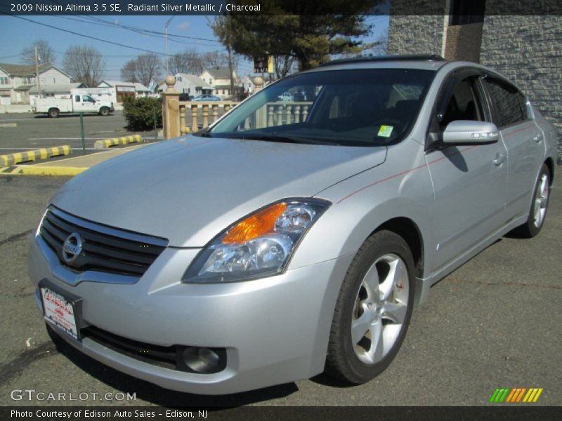 Radiant Silver Metallic / Charcoal 2009 Nissan Altima 3.5 SE