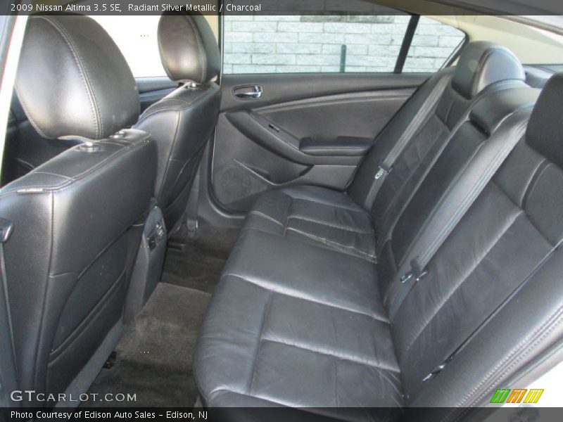 Radiant Silver Metallic / Charcoal 2009 Nissan Altima 3.5 SE