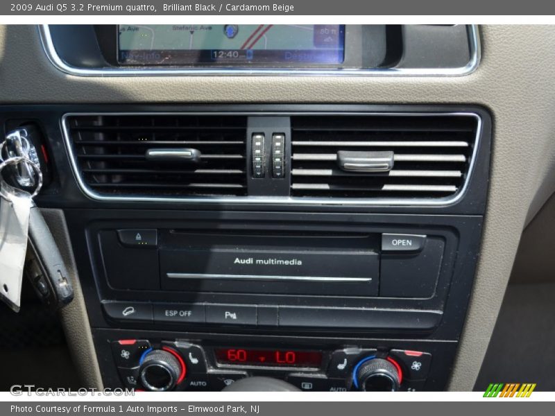Brilliant Black / Cardamom Beige 2009 Audi Q5 3.2 Premium quattro