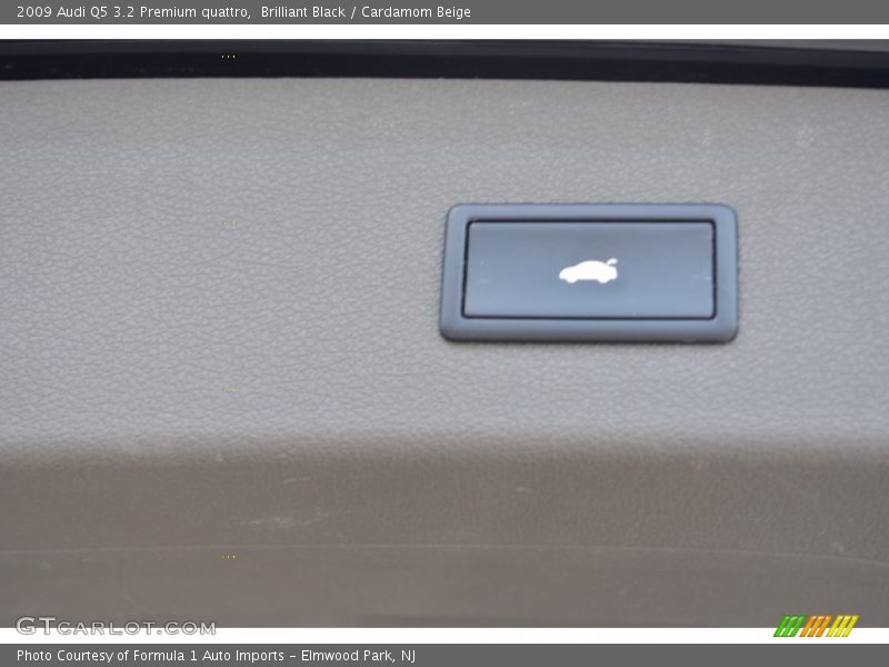 Brilliant Black / Cardamom Beige 2009 Audi Q5 3.2 Premium quattro