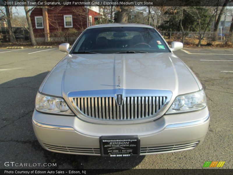 Light Parchment Gold / Espresso/Medium Light Stone 2003 Lincoln Town Car Signature