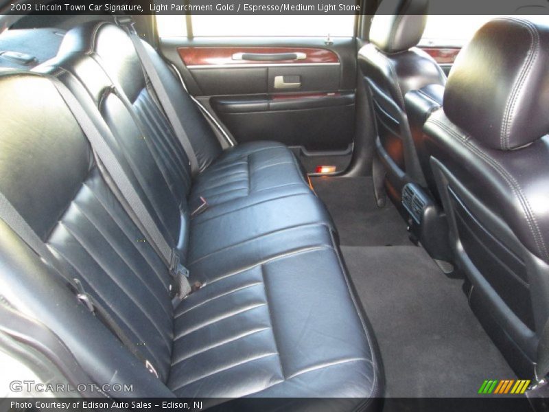 Light Parchment Gold / Espresso/Medium Light Stone 2003 Lincoln Town Car Signature