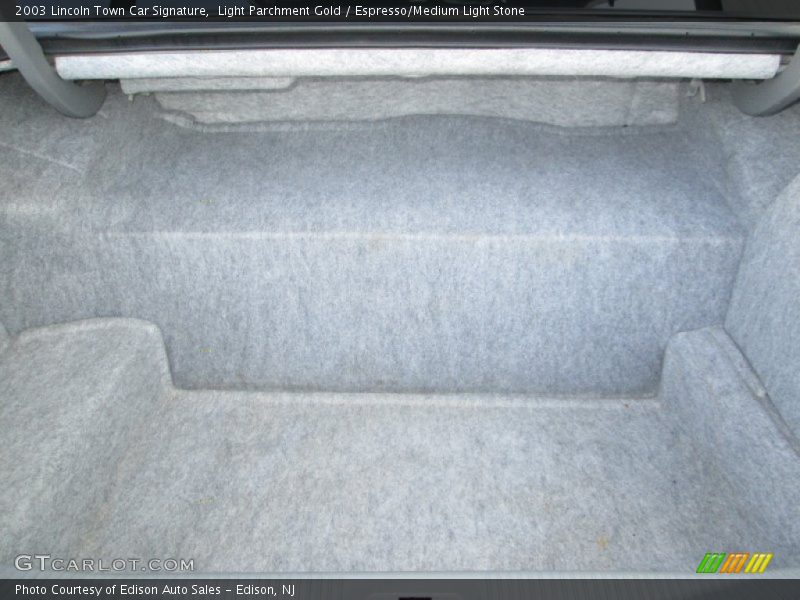 Light Parchment Gold / Espresso/Medium Light Stone 2003 Lincoln Town Car Signature