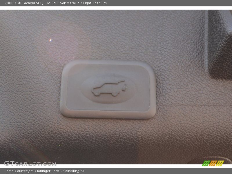 Liquid Silver Metallic / Light Titanium 2008 GMC Acadia SLT