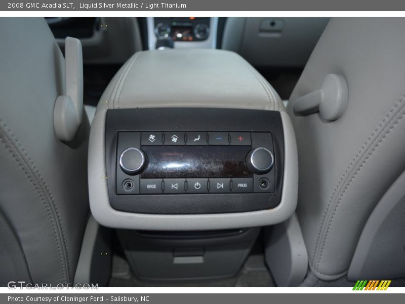 Liquid Silver Metallic / Light Titanium 2008 GMC Acadia SLT