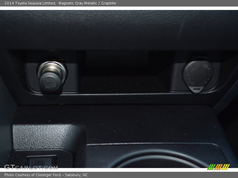 Magnetic Gray Metallic / Graphite 2014 Toyota Sequoia Limited