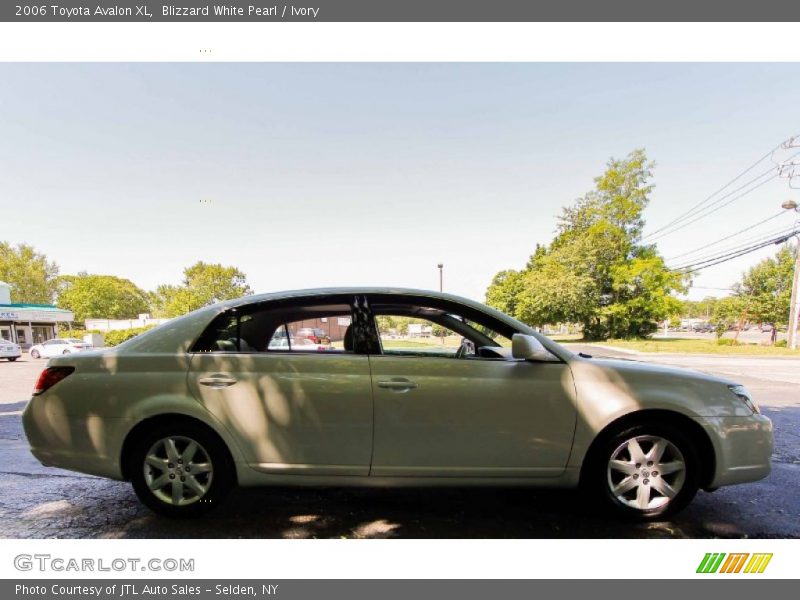 Blizzard White Pearl / Ivory 2006 Toyota Avalon XL