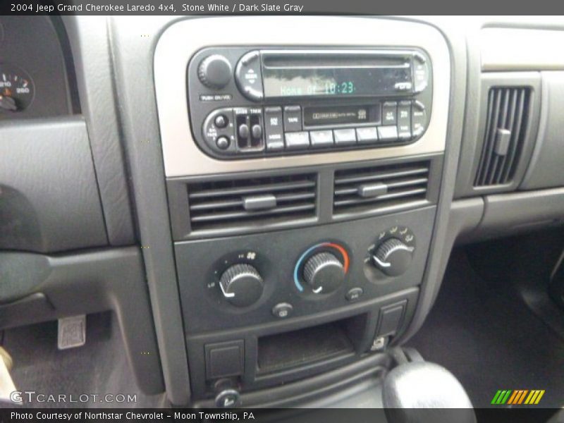 Stone White / Dark Slate Gray 2004 Jeep Grand Cherokee Laredo 4x4