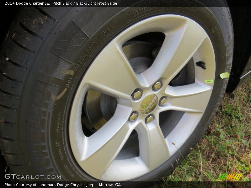Pitch Black / Black/Light Frost Beige 2014 Dodge Charger SE