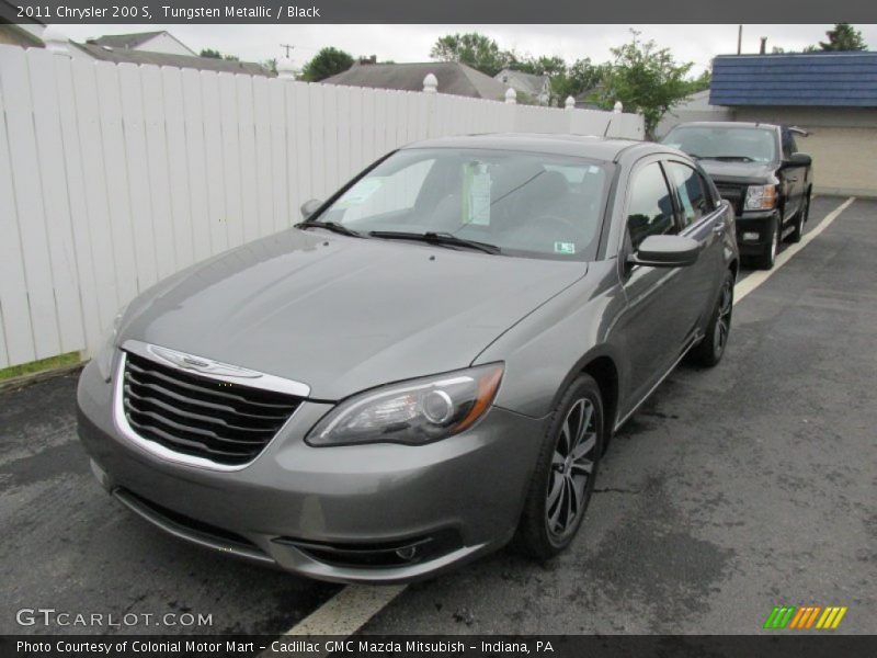 Tungsten Metallic / Black 2011 Chrysler 200 S