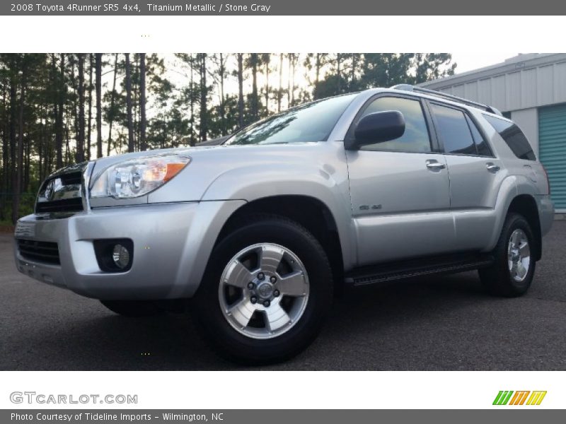 Front 3/4 View of 2008 4Runner SR5 4x4