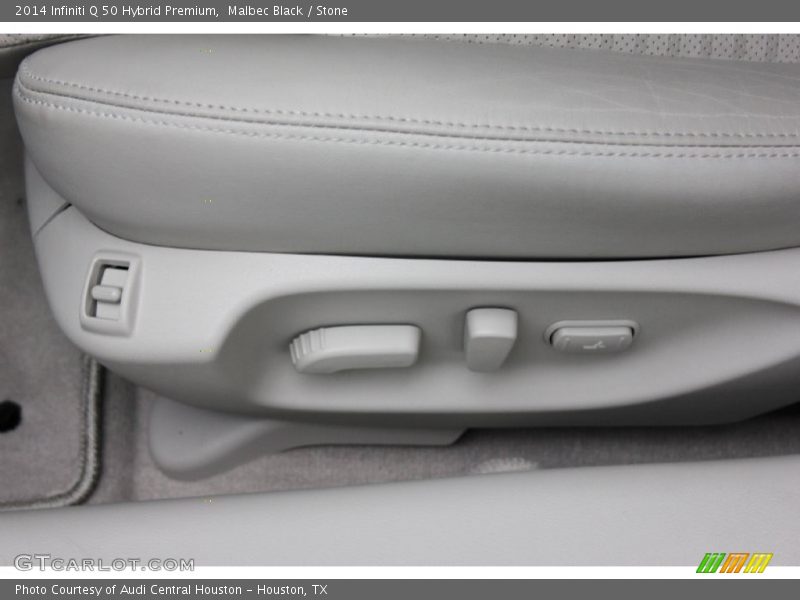 Controls of 2014 Q 50 Hybrid Premium