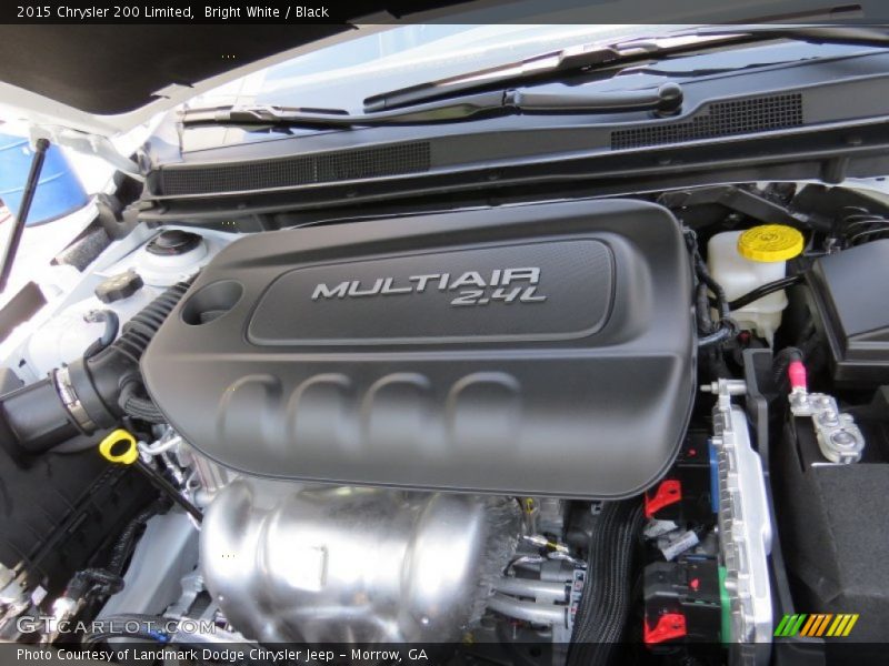 Bright White / Black 2015 Chrysler 200 Limited