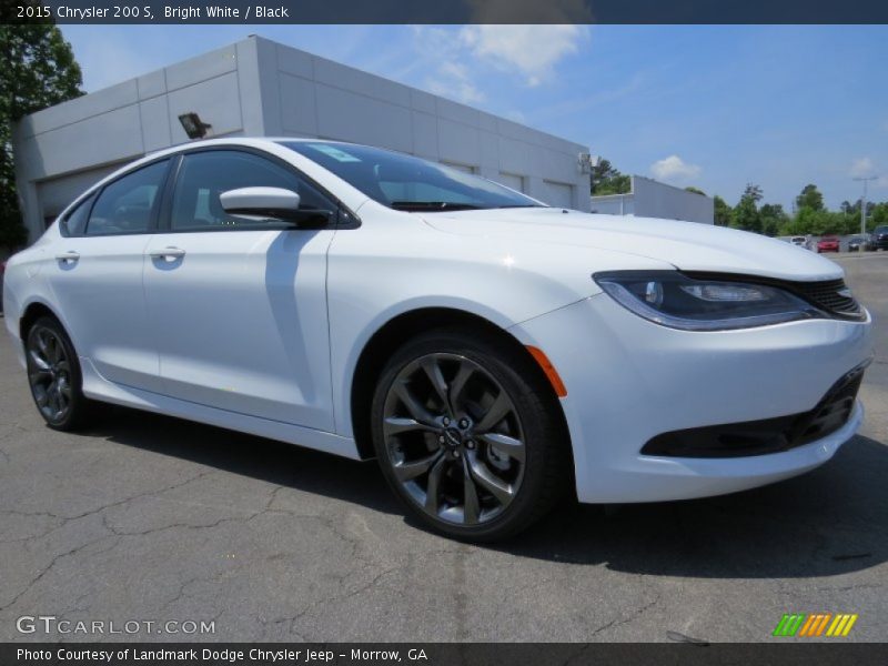 Bright White / Black 2015 Chrysler 200 S