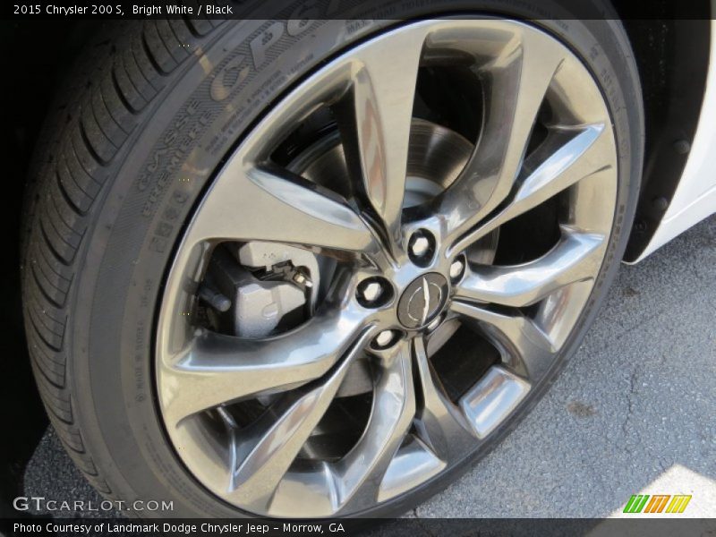 Bright White / Black 2015 Chrysler 200 S