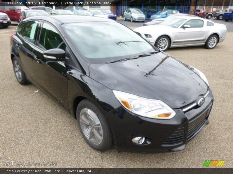 Tuxedo Black / Charcoal Black 2014 Ford Focus SE Hatchback