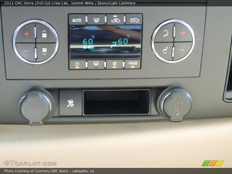Summit White / Ebony/Light Cashmere 2011 GMC Sierra 1500 SLE Crew Cab