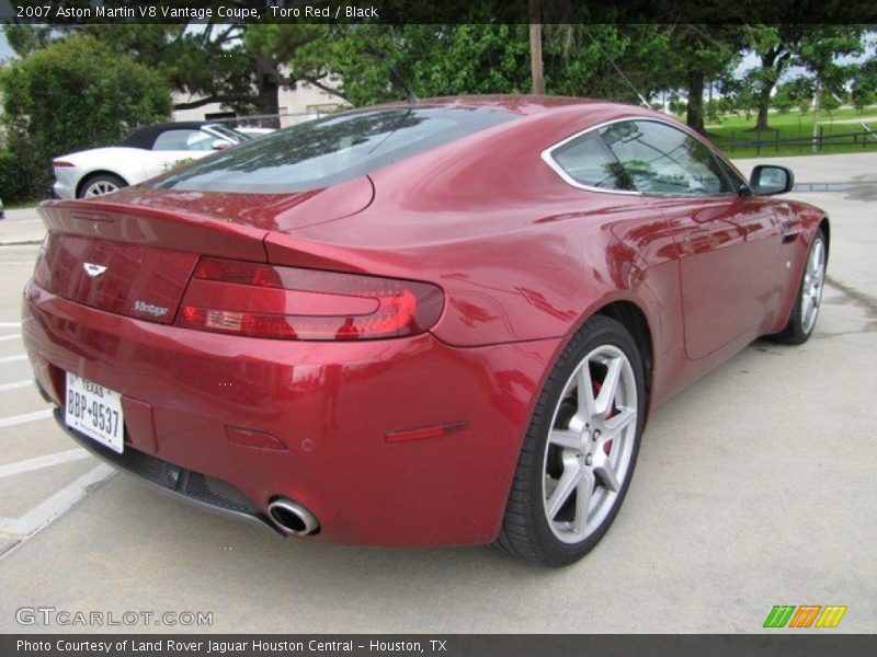 Toro Red / Black 2007 Aston Martin V8 Vantage Coupe