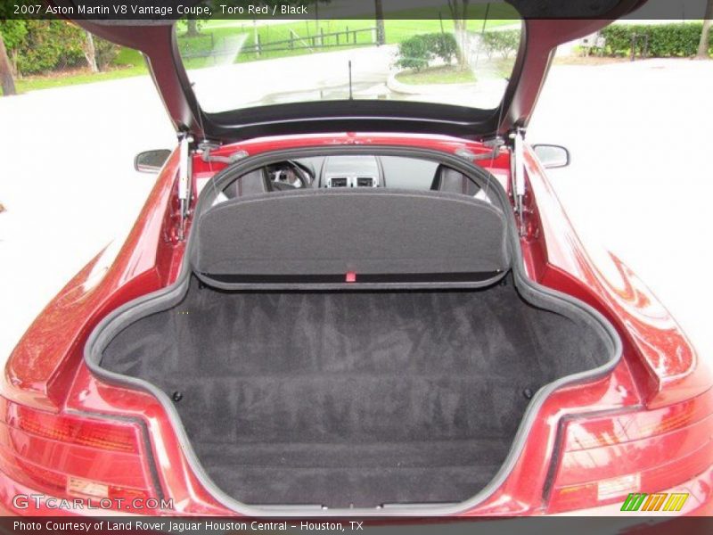  2007 V8 Vantage Coupe Trunk