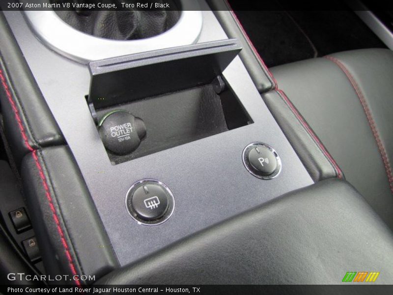 Toro Red / Black 2007 Aston Martin V8 Vantage Coupe
