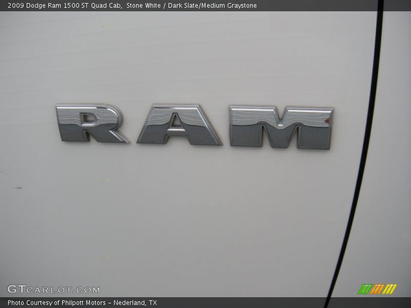 Stone White / Dark Slate/Medium Graystone 2009 Dodge Ram 1500 ST Quad Cab