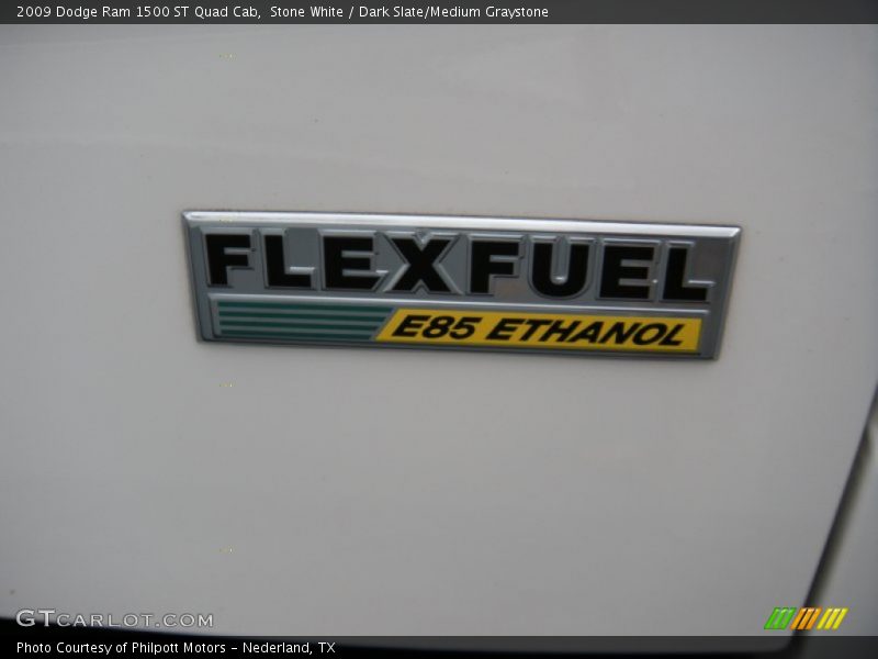Stone White / Dark Slate/Medium Graystone 2009 Dodge Ram 1500 ST Quad Cab