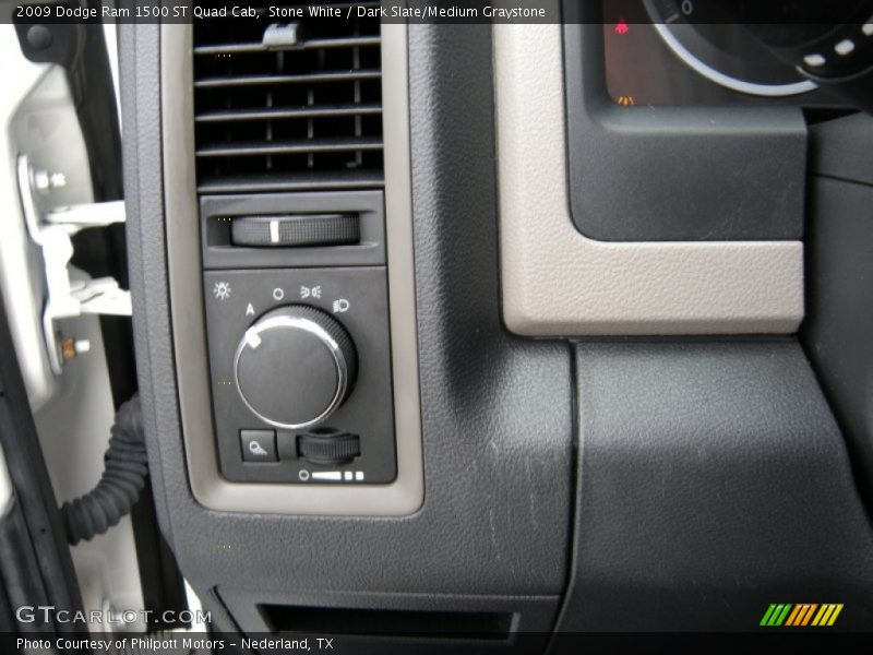 Stone White / Dark Slate/Medium Graystone 2009 Dodge Ram 1500 ST Quad Cab