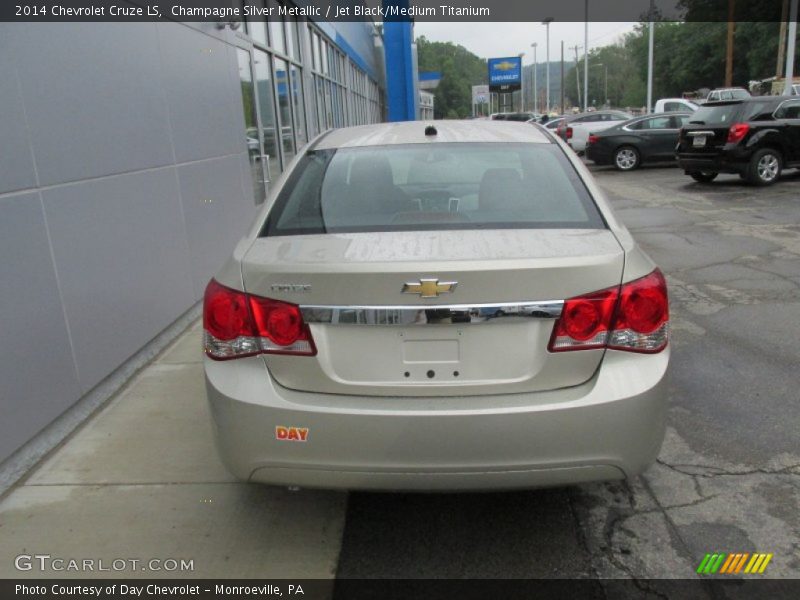 Champagne Silver Metallic / Jet Black/Medium Titanium 2014 Chevrolet Cruze LS