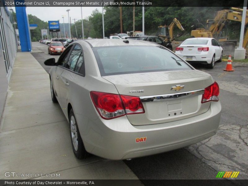 Champagne Silver Metallic / Jet Black/Medium Titanium 2014 Chevrolet Cruze LS