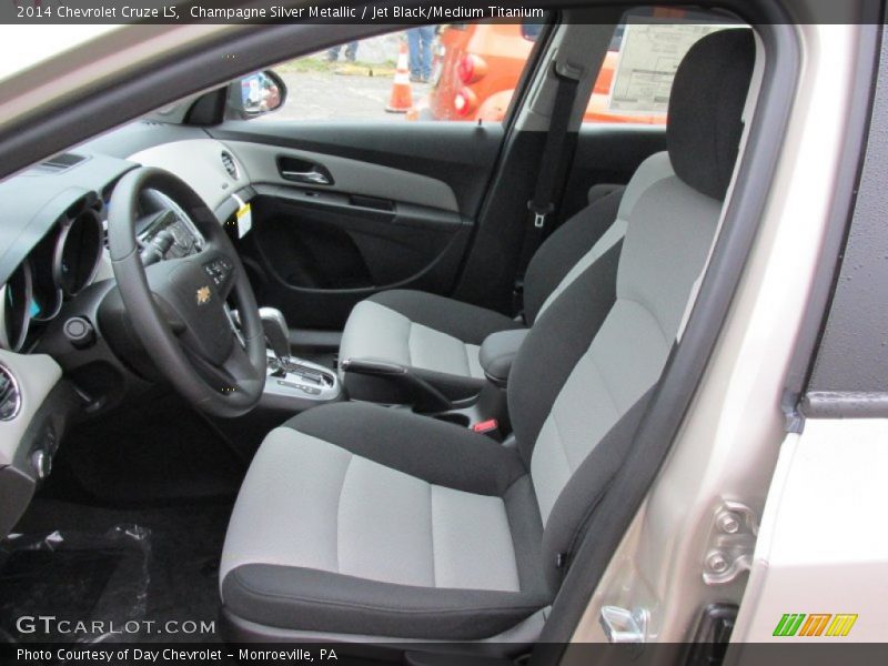 Champagne Silver Metallic / Jet Black/Medium Titanium 2014 Chevrolet Cruze LS