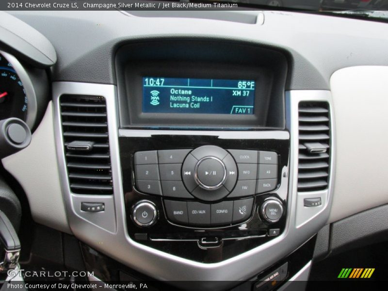 Champagne Silver Metallic / Jet Black/Medium Titanium 2014 Chevrolet Cruze LS