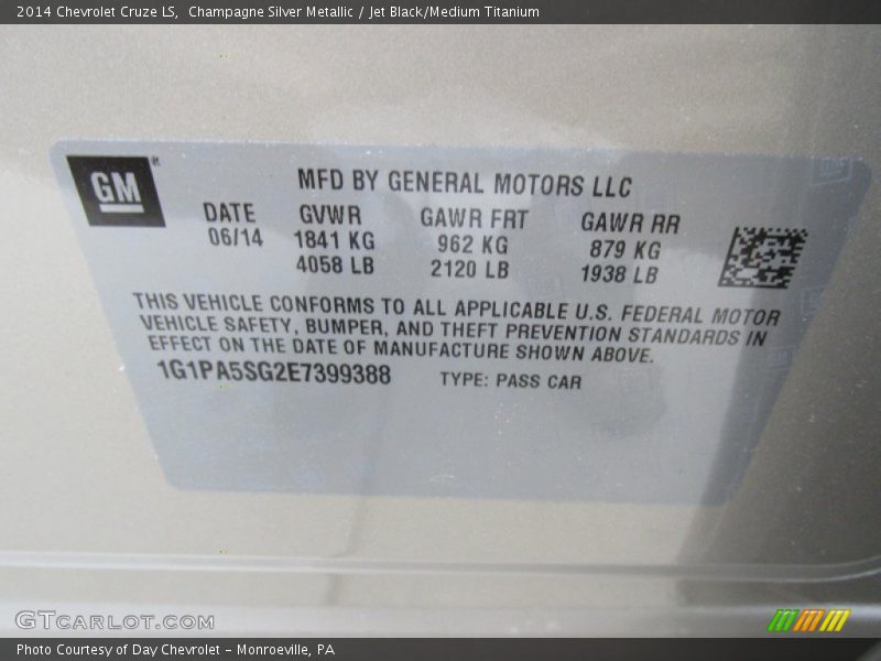 Champagne Silver Metallic / Jet Black/Medium Titanium 2014 Chevrolet Cruze LS