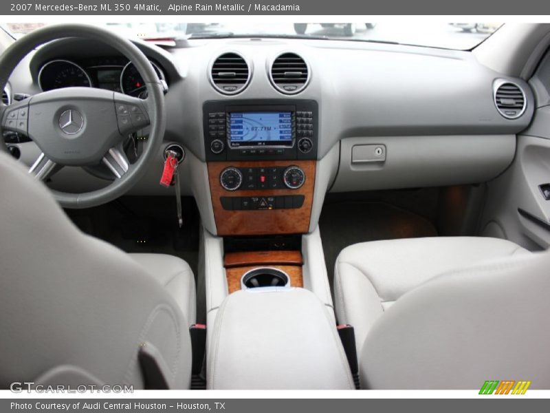 Dashboard of 2007 ML 350 4Matic