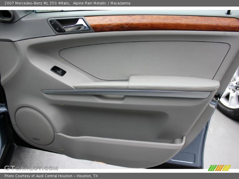 Door Panel of 2007 ML 350 4Matic