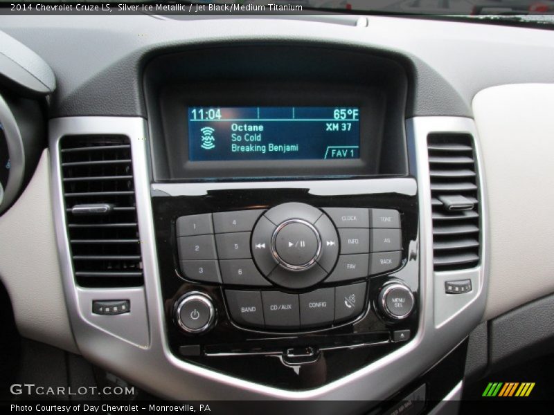 Silver Ice Metallic / Jet Black/Medium Titanium 2014 Chevrolet Cruze LS