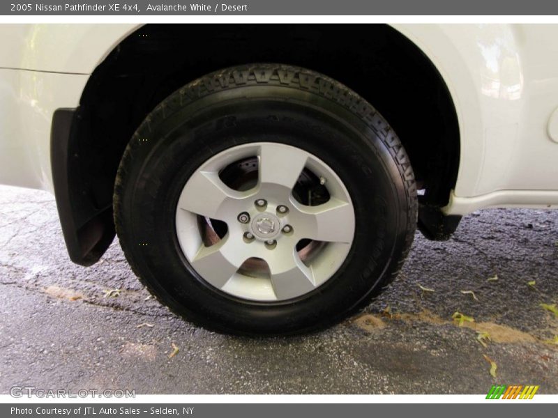 Avalanche White / Desert 2005 Nissan Pathfinder XE 4x4