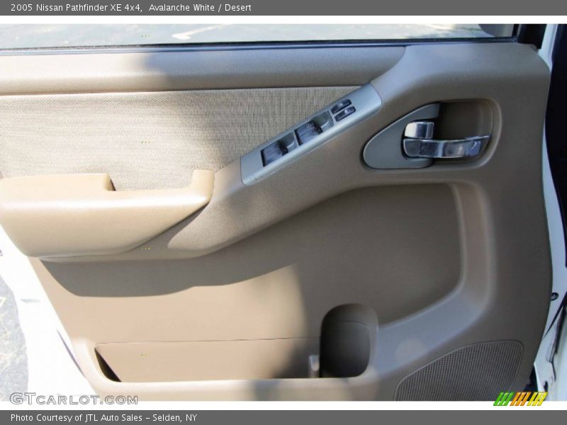 Avalanche White / Desert 2005 Nissan Pathfinder XE 4x4