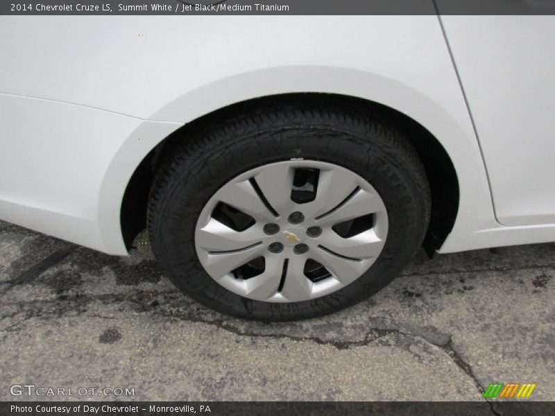 Summit White / Jet Black/Medium Titanium 2014 Chevrolet Cruze LS