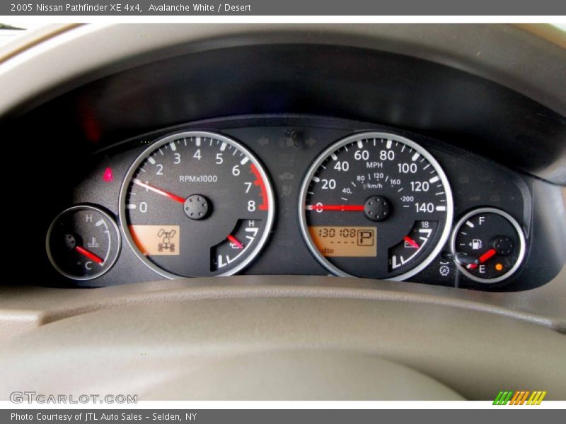 Avalanche White / Desert 2005 Nissan Pathfinder XE 4x4