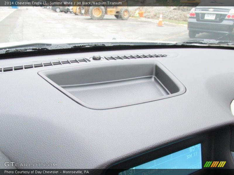 Summit White / Jet Black/Medium Titanium 2014 Chevrolet Cruze LS