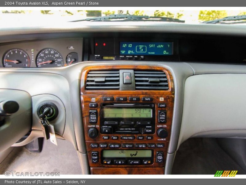 Controls of 2004 Avalon XLS