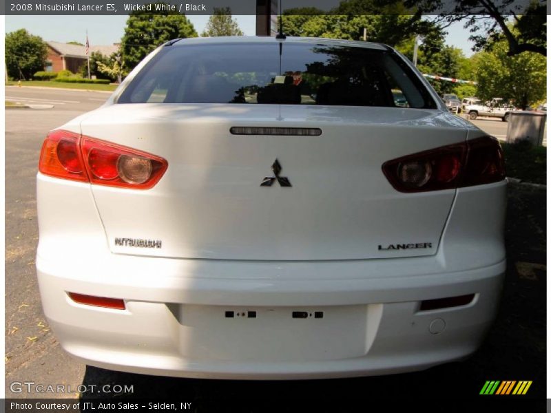 Wicked White / Black 2008 Mitsubishi Lancer ES