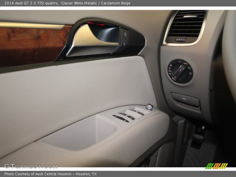 Controls of 2014 Q7 3.0 TFSI quattro